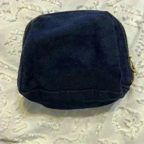 Minnie Mouse Loves Dots‎ change purse - Picture 2 of 6